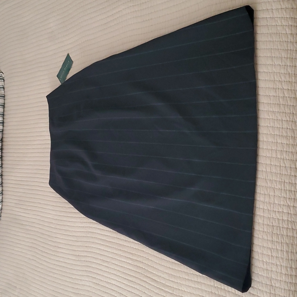 Harve' Benard Long Wool & Polyester Black Skirt With Blue Pinstripes Size 6 NWT